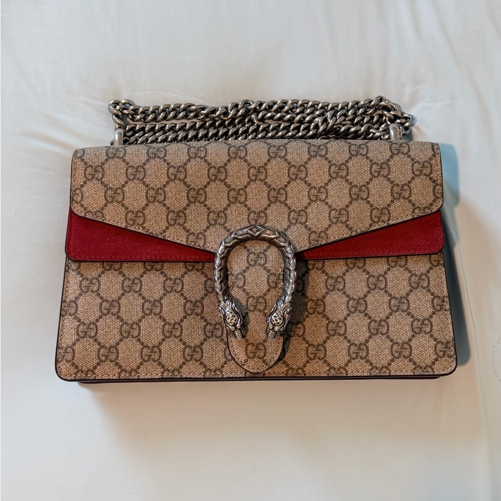 Gucci Beige GG Supreme Canvas Shoulder Bag with Red Accent and Silver Hardware